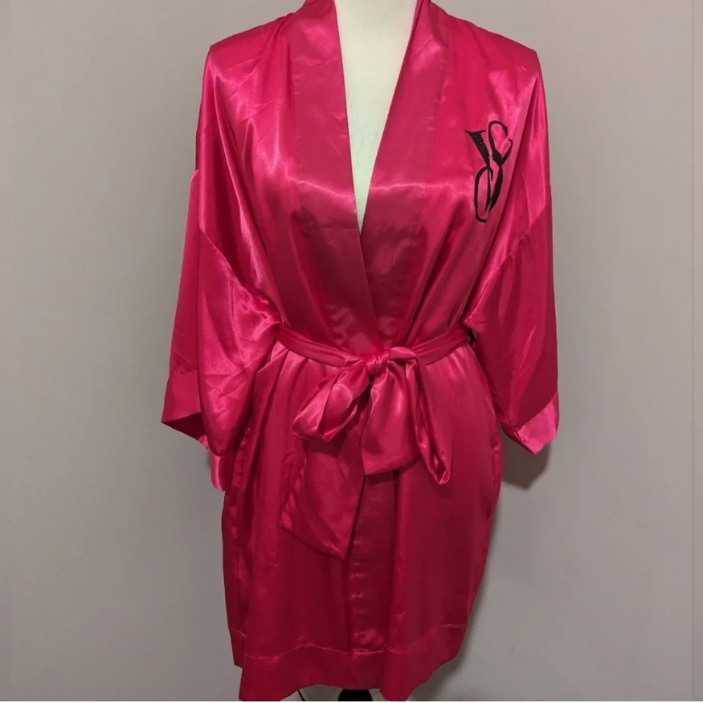 EXTREMELY RARE Victorias Secret NYC Fashion Show 2011 Silk Kimono